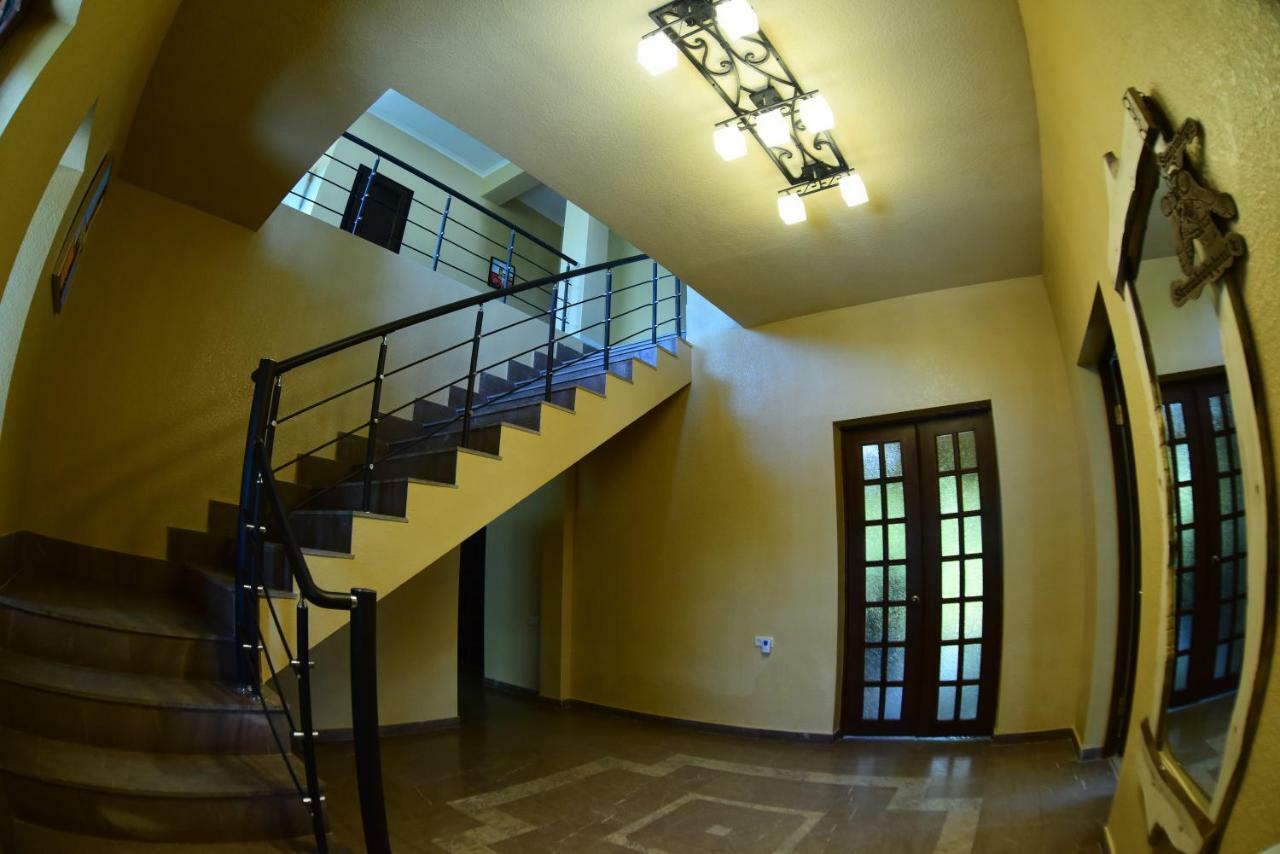 Red House Hatis Katnakhpyur Exterior foto